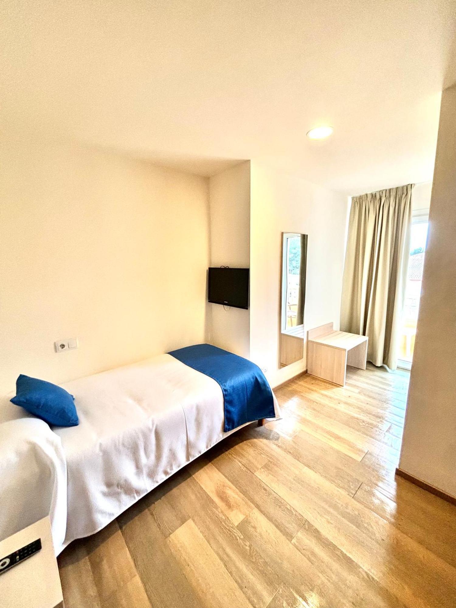 Bluewater Hotel Colonia de Sant Jordi Exterior photo